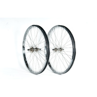 Hutch 26" Wheel Set - 17T - Chrome